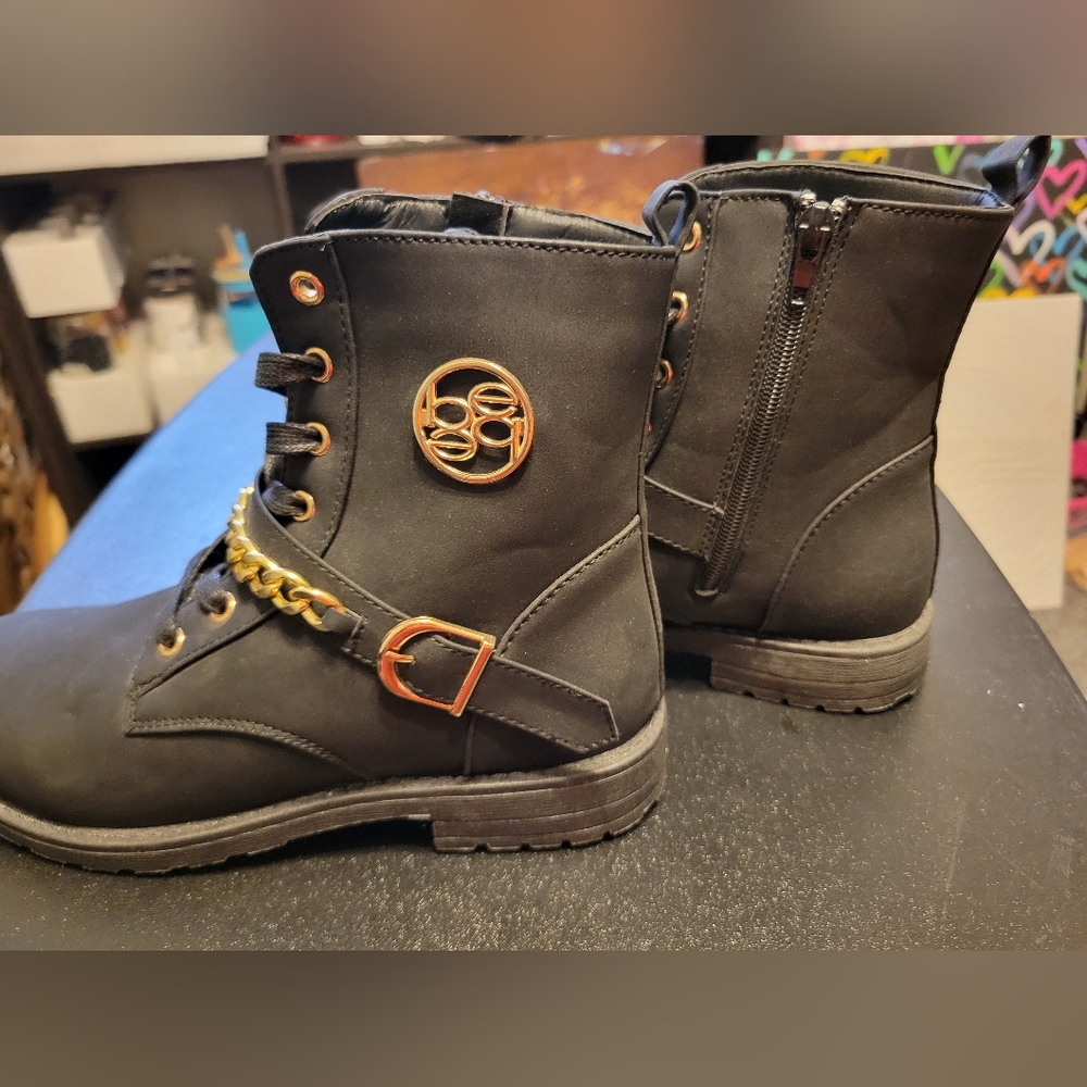 Boots - Picture 4 of 8